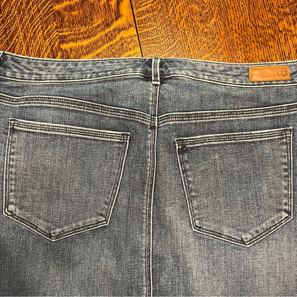 Lands End Women’s Skirt Denim Short Very Good Condition Size 14 - Picture 3 of 6